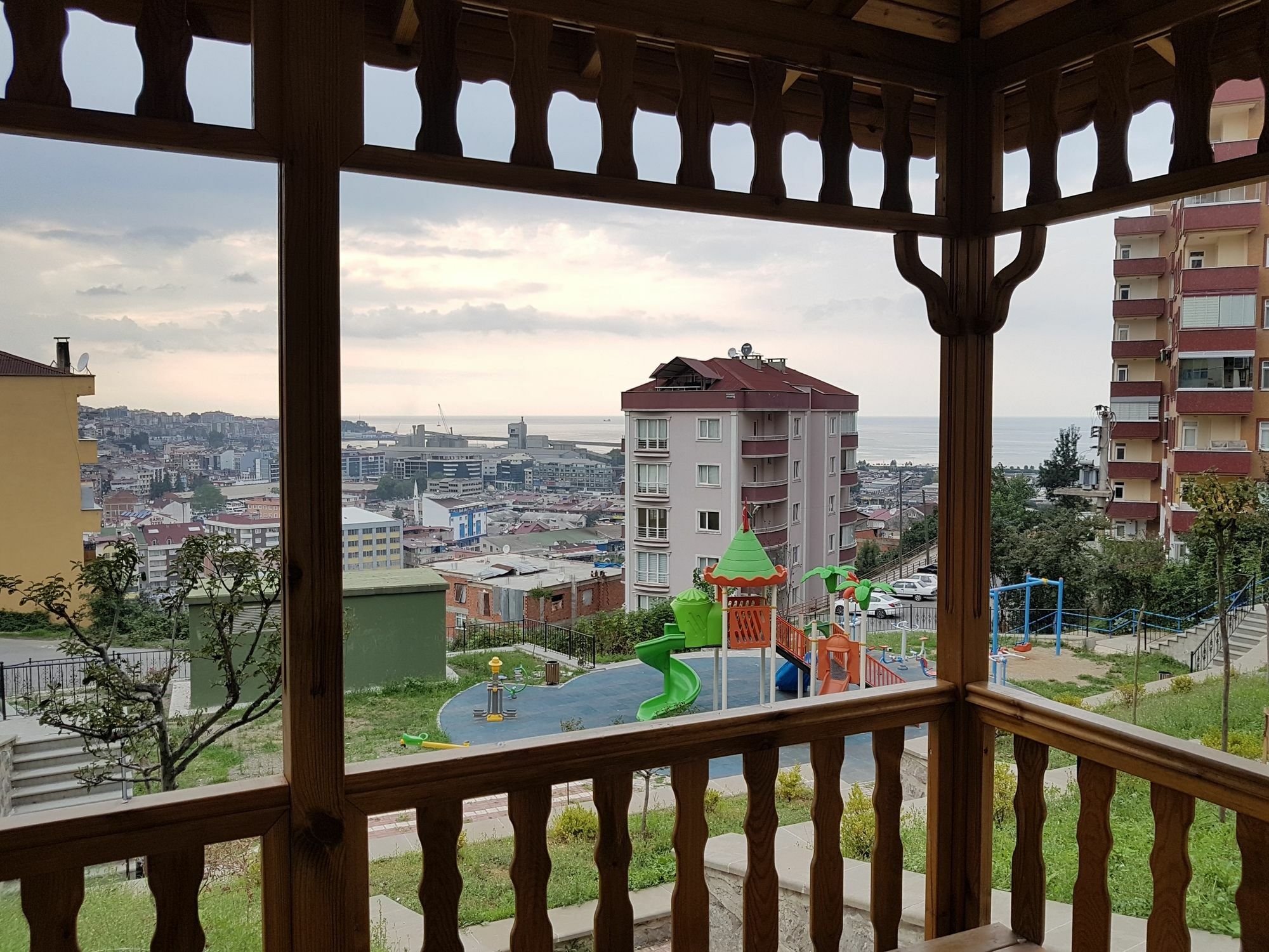 Nuralp Apart Otel - Trabzon Buitenkant foto